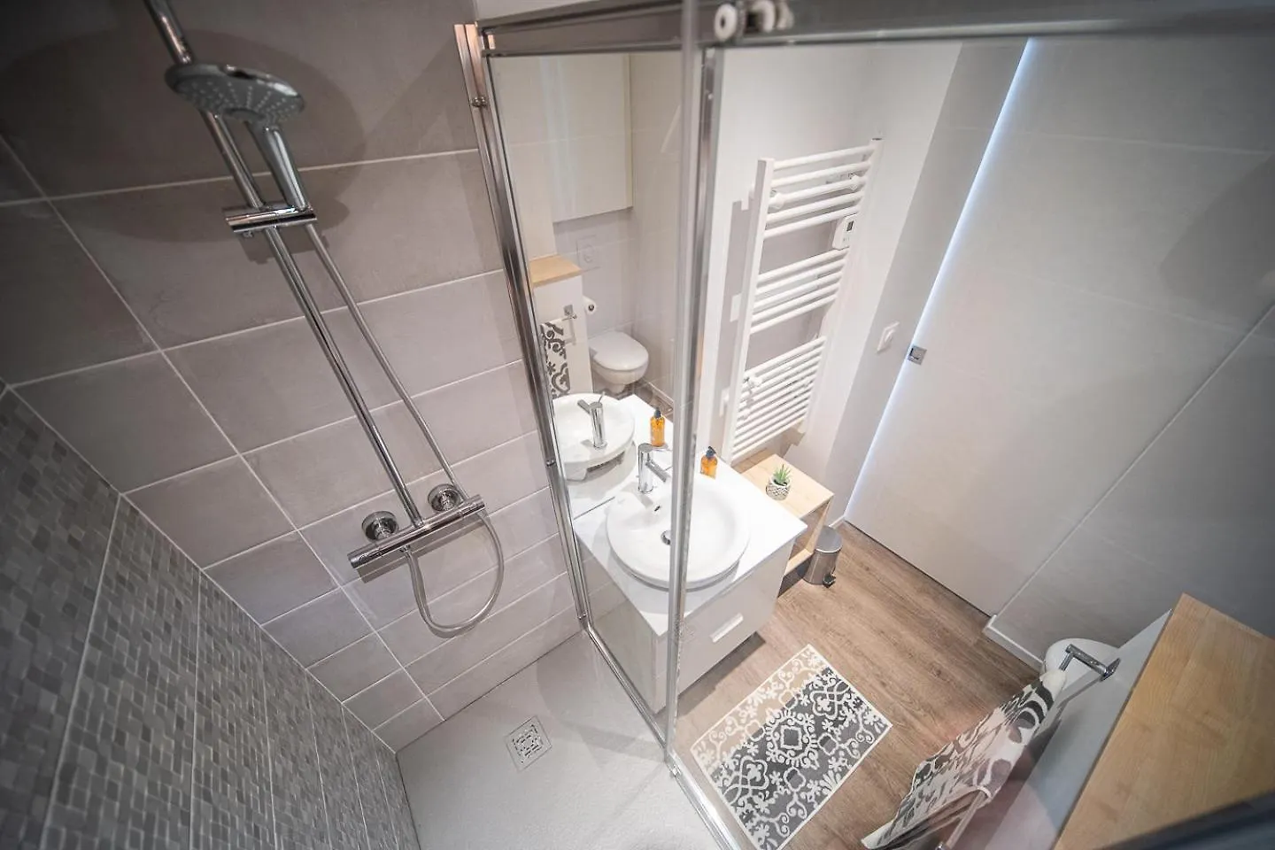 Le Lumiere T2- Metro B Oullins-Lyon Centre Apartment Oullins