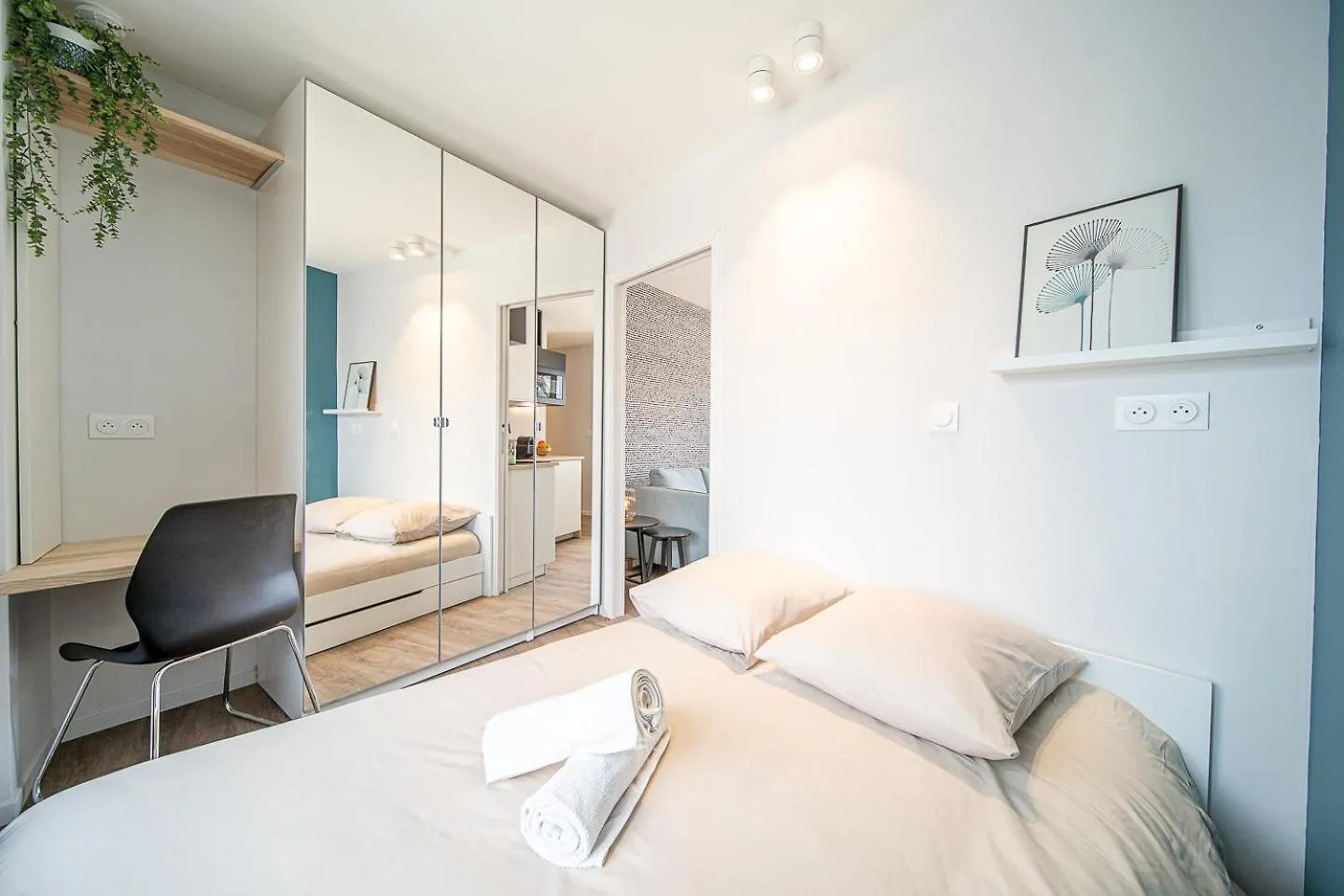 Le Lumiere T2- Metro B Oullins-Lyon Centre Apartment