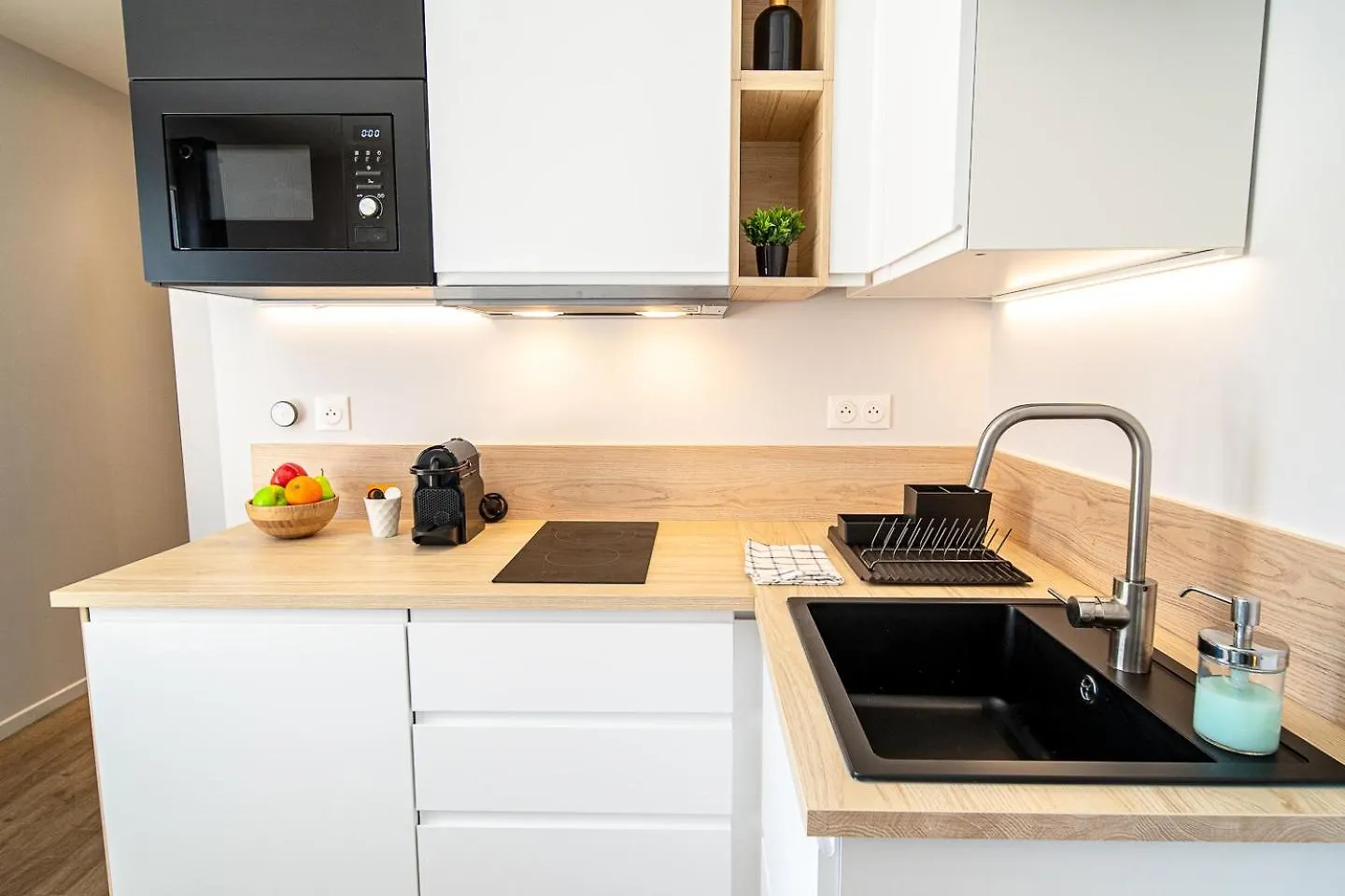 Le Lumiere T2- Metro B Oullins-Lyon Centre Apartment 0*, Oullins France
