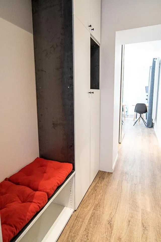 Le Lumiere T2- Metro B Oullins-Lyon Centre Apartment 0*, Oullins